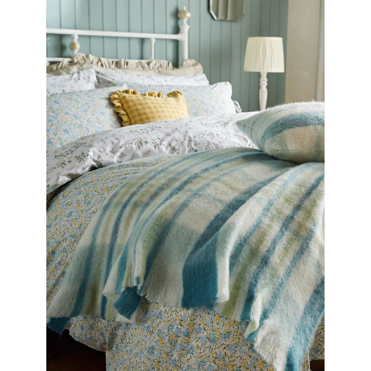 Laura Ashley Lovestone Newport Reversible 200 Thread Count Cotton Bedding – image 4