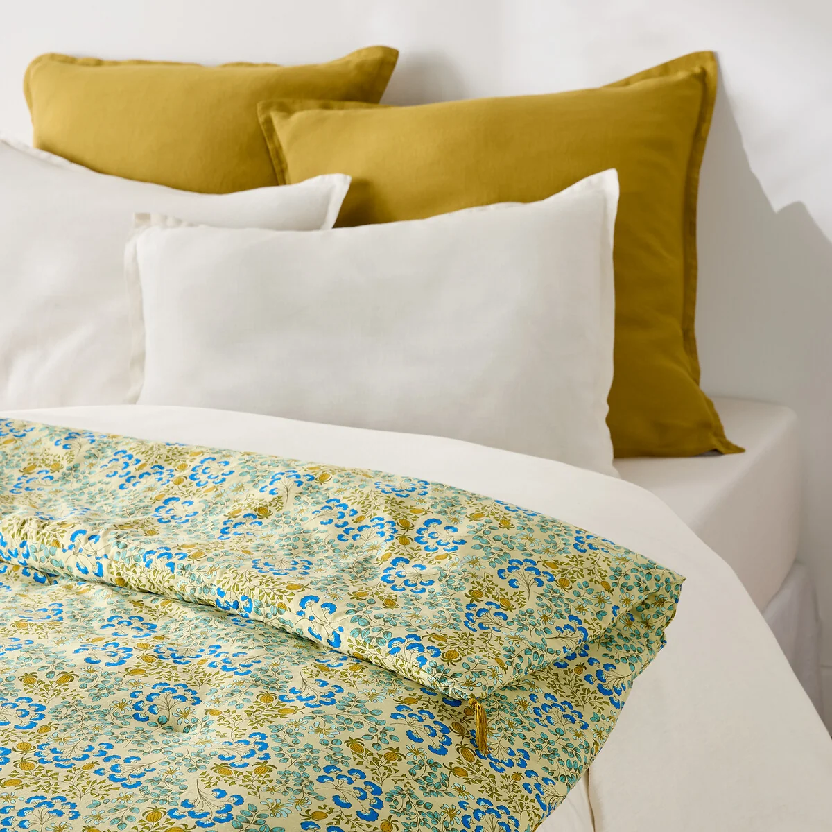 Hanoi Floral Print Washed Cotton Quilted Quilt – image 3