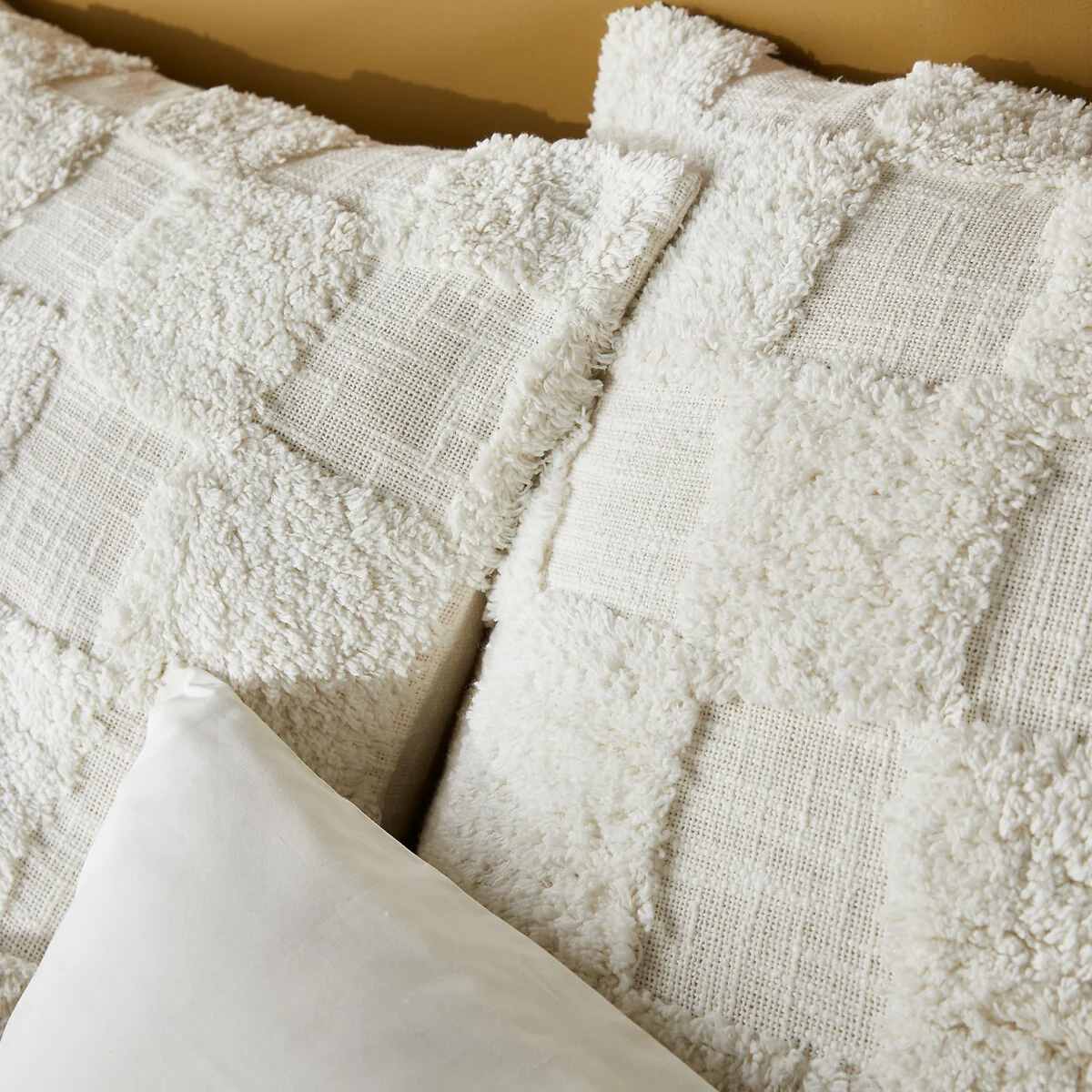 Renzo Checkerboard Tufted Cotton Quilt – image 4