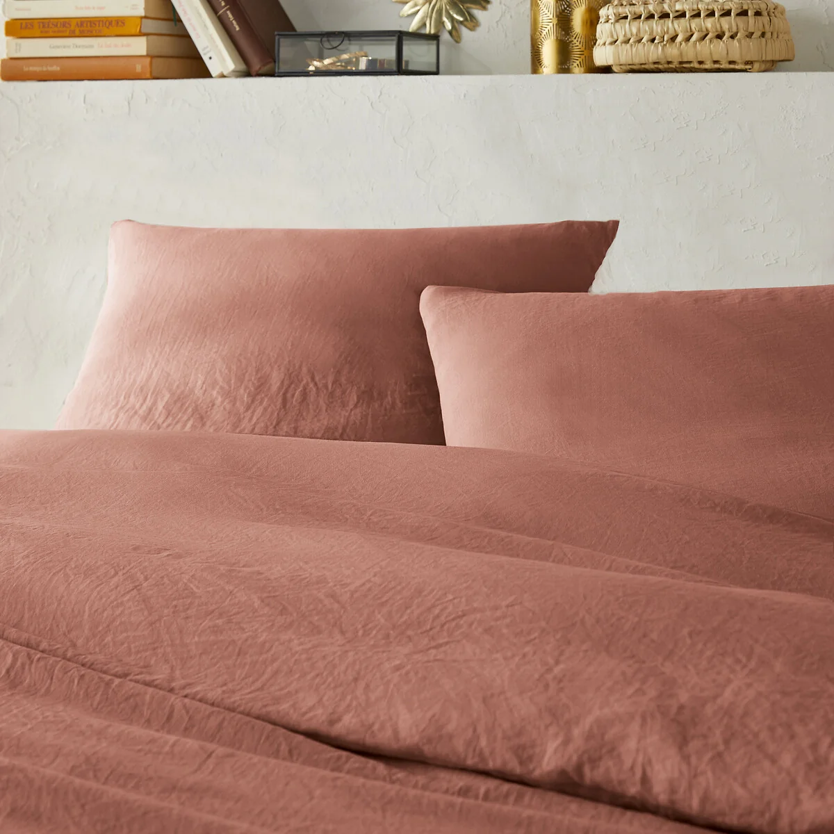 Washed Recycled Polyester Microfibre Bed Set – image 2
