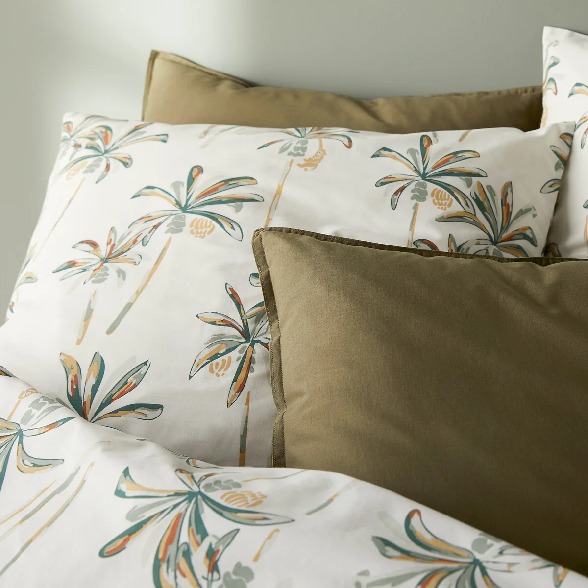 Denham Cotton Bed Set with Rectangular Pillowcas – image 2