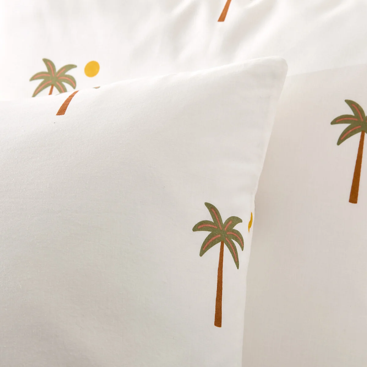Paradela Duvet Cover Set in 30% Recycled Cotton with Rectangular Pillowcases and Palm Tree Print – image 6