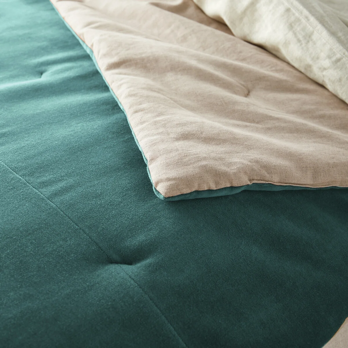 Velvet Cotton Velvet & Linen Quilt – image 3