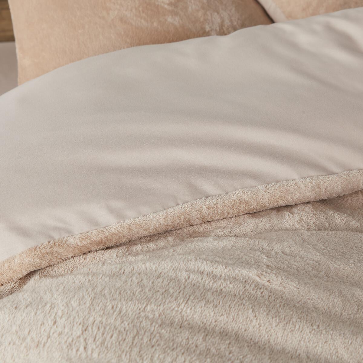 Fluffy Fleece Bed Set with Rectangular Pillowcase – image 2