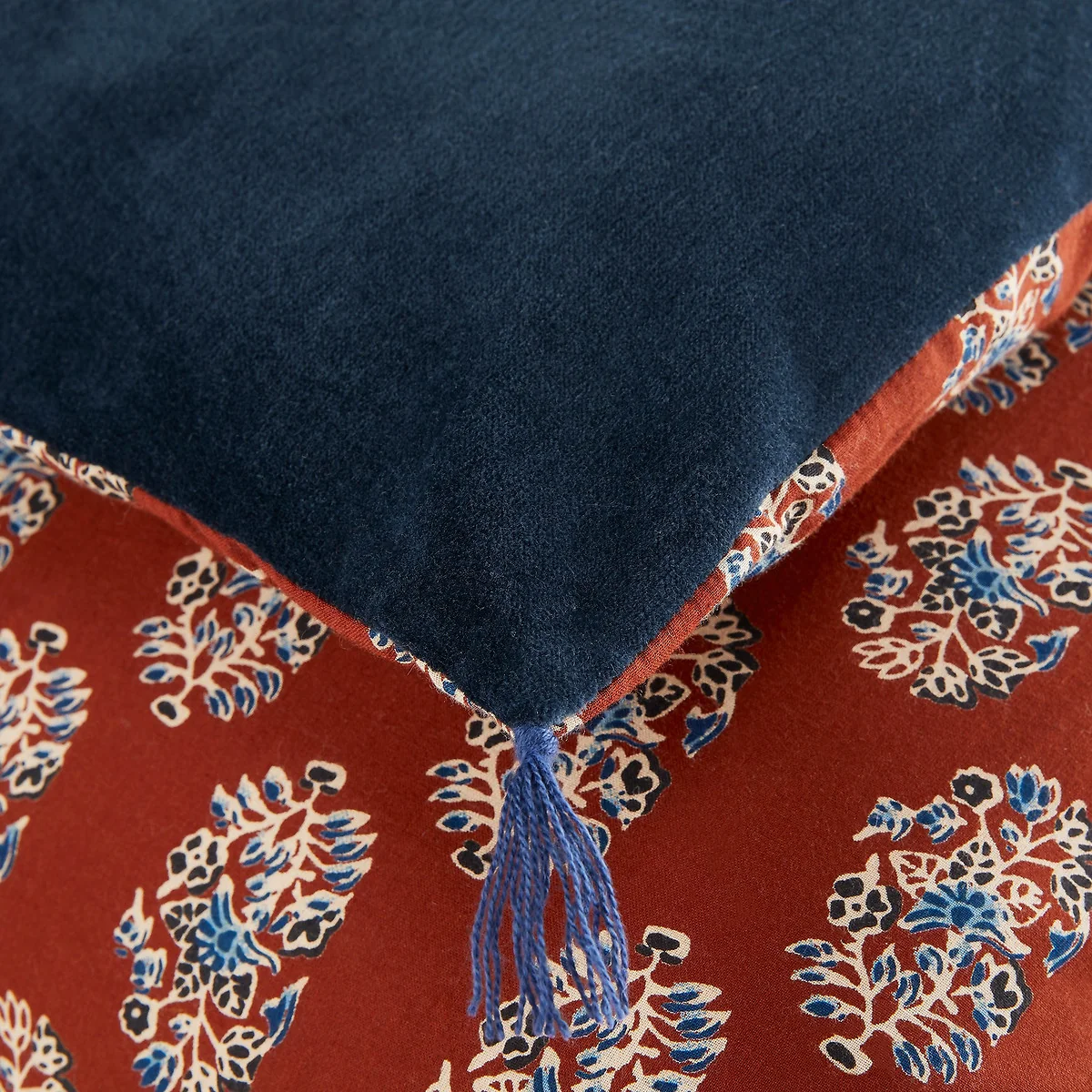 Lasya Exotic Cotton Velvet Quilt – image 2