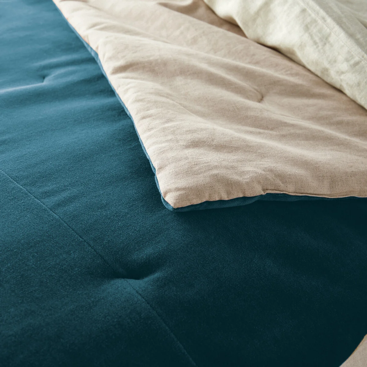Velvet Cotton Velvet & Linen Quilt – image 3