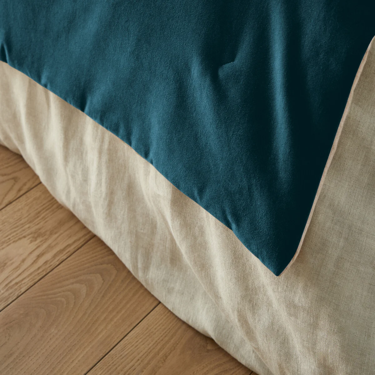 Velvet Cotton Velvet & Linen Quilt – image 4