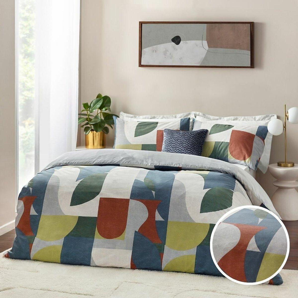 Siresa Duvet Cover and Pillowcase Set – image 1