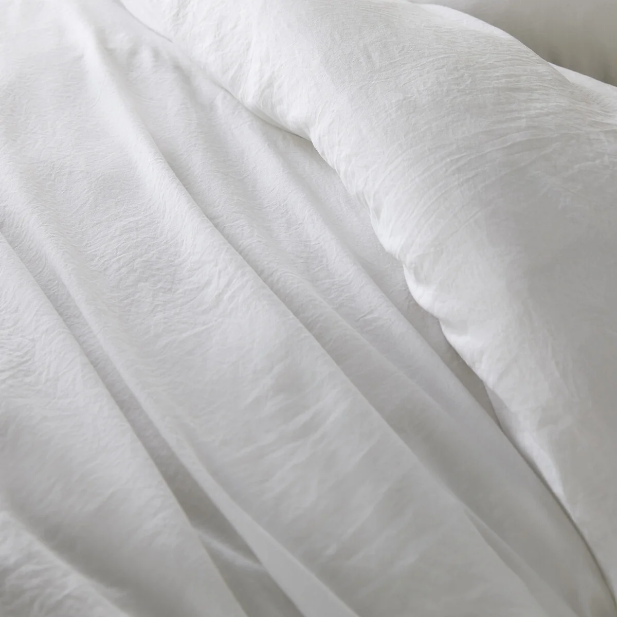 Washed Recycled Polyester Microfibre Bed Set – image 3