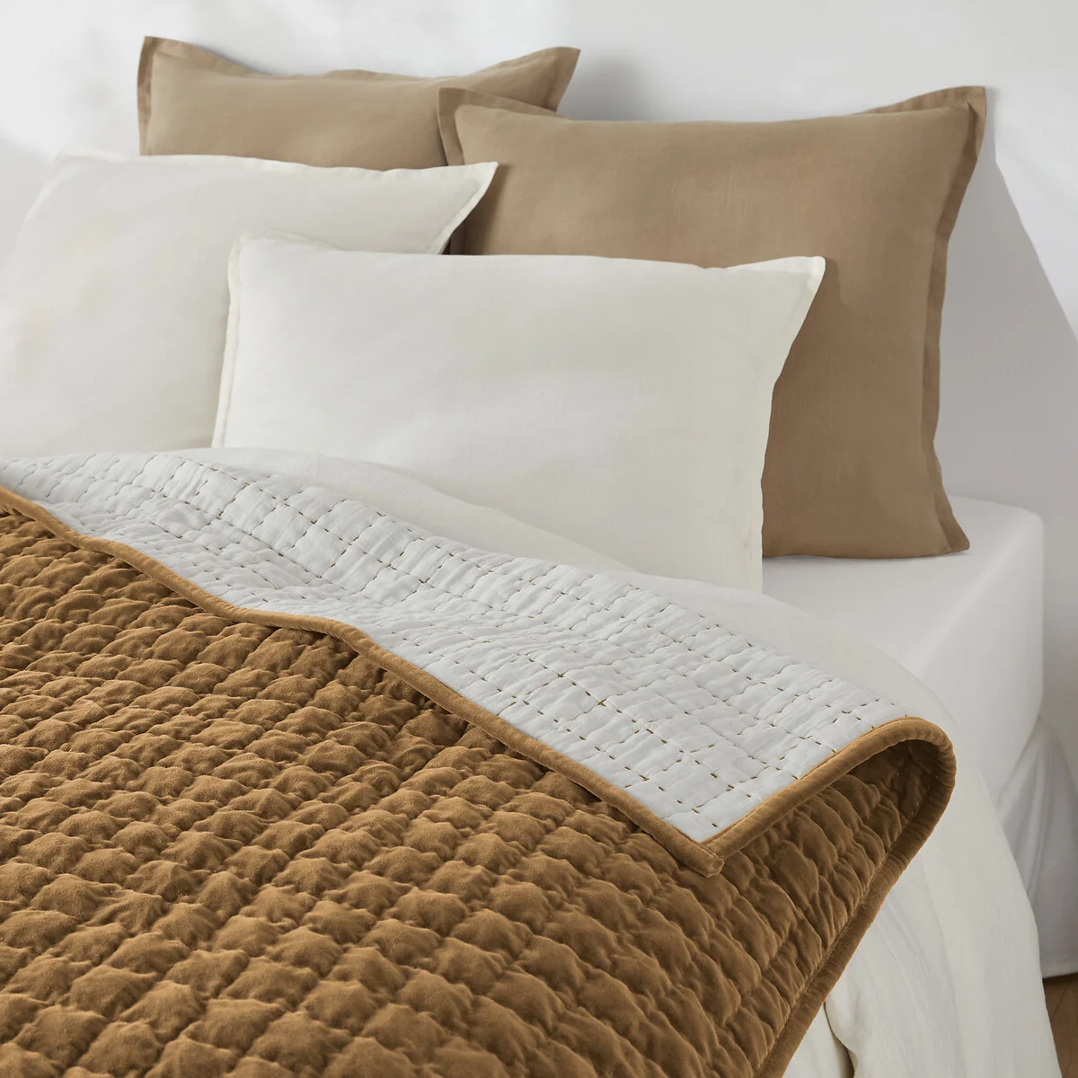 Paulette Cotton Velour Quilt – image 3