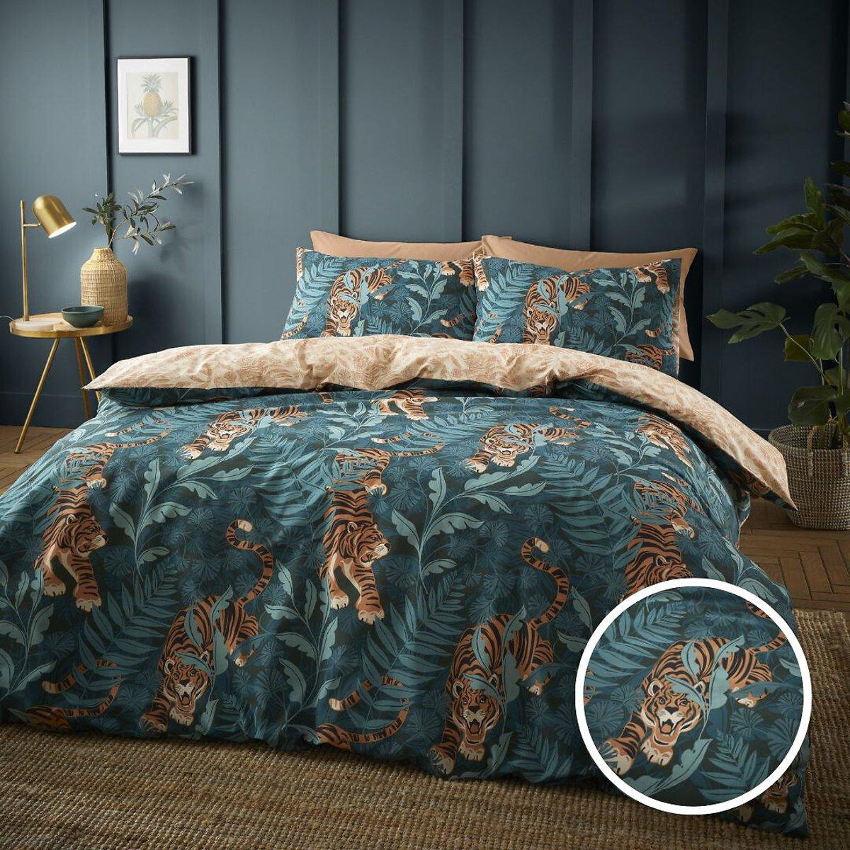 Tropic Tiger Leaf Duvet Cover and Pillowcase Set – image 1