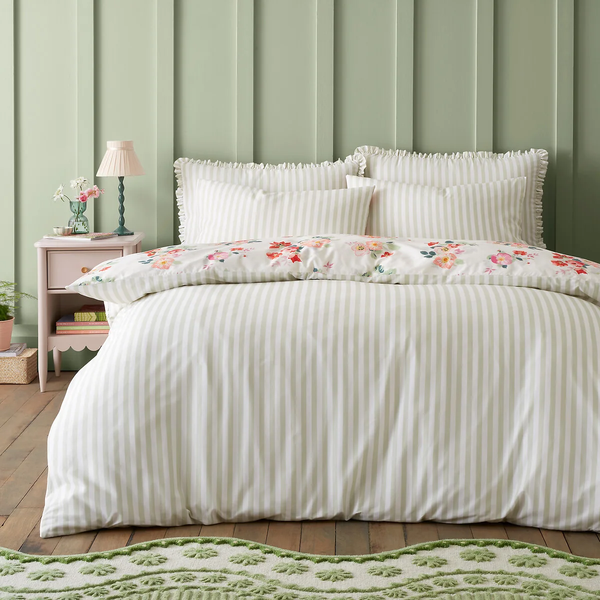 Floral Bunches Reversible Cotton Duvet Cover And Pillowcase Set – image 2