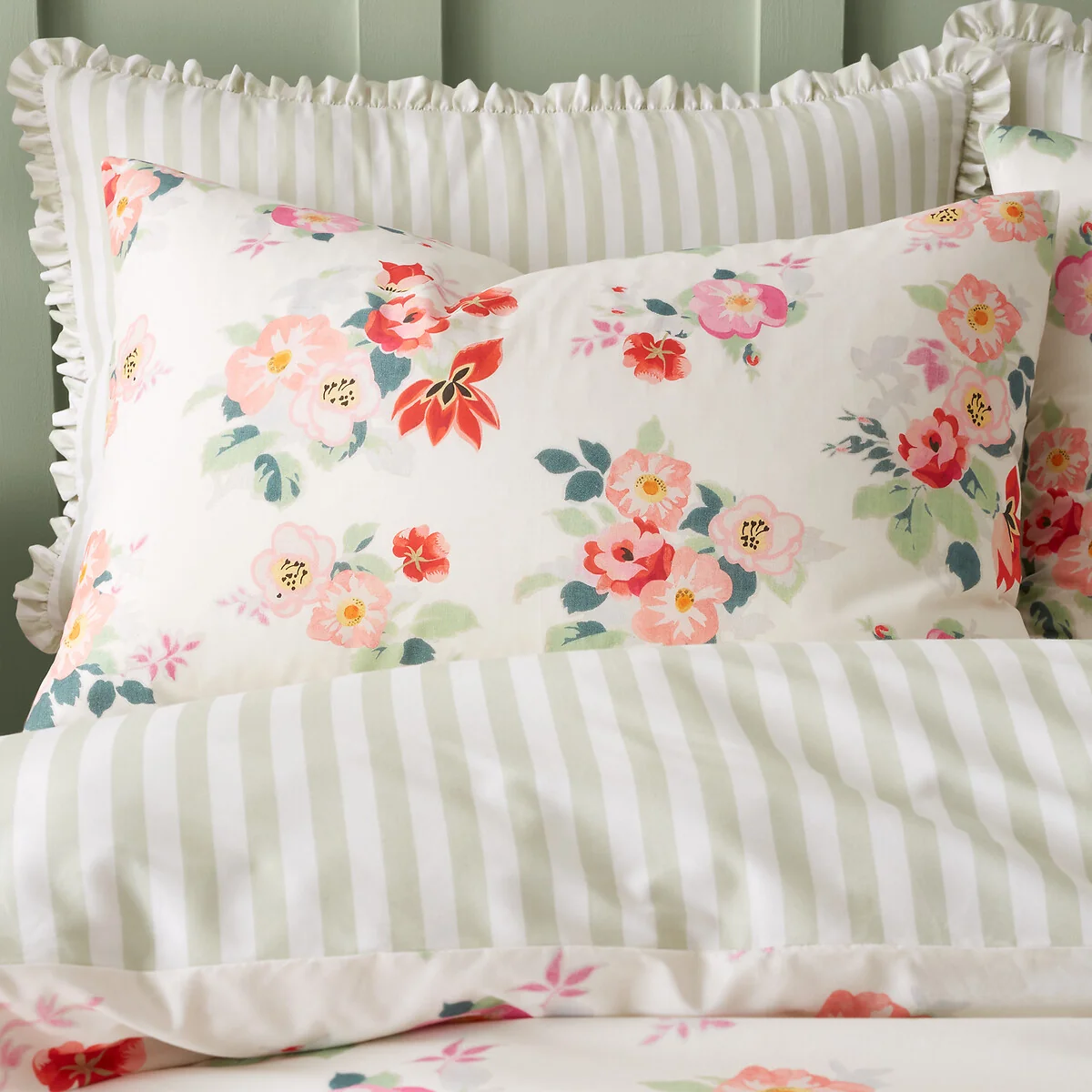 Floral Bunches Reversible Cotton Duvet Cover And Pillowcase Set – image 3