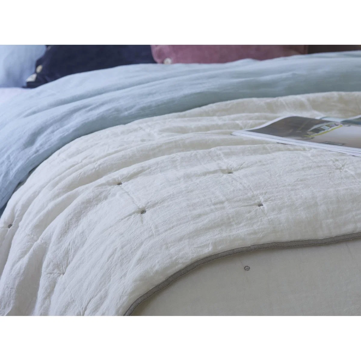 Dotty Quilt in Stone – image 3