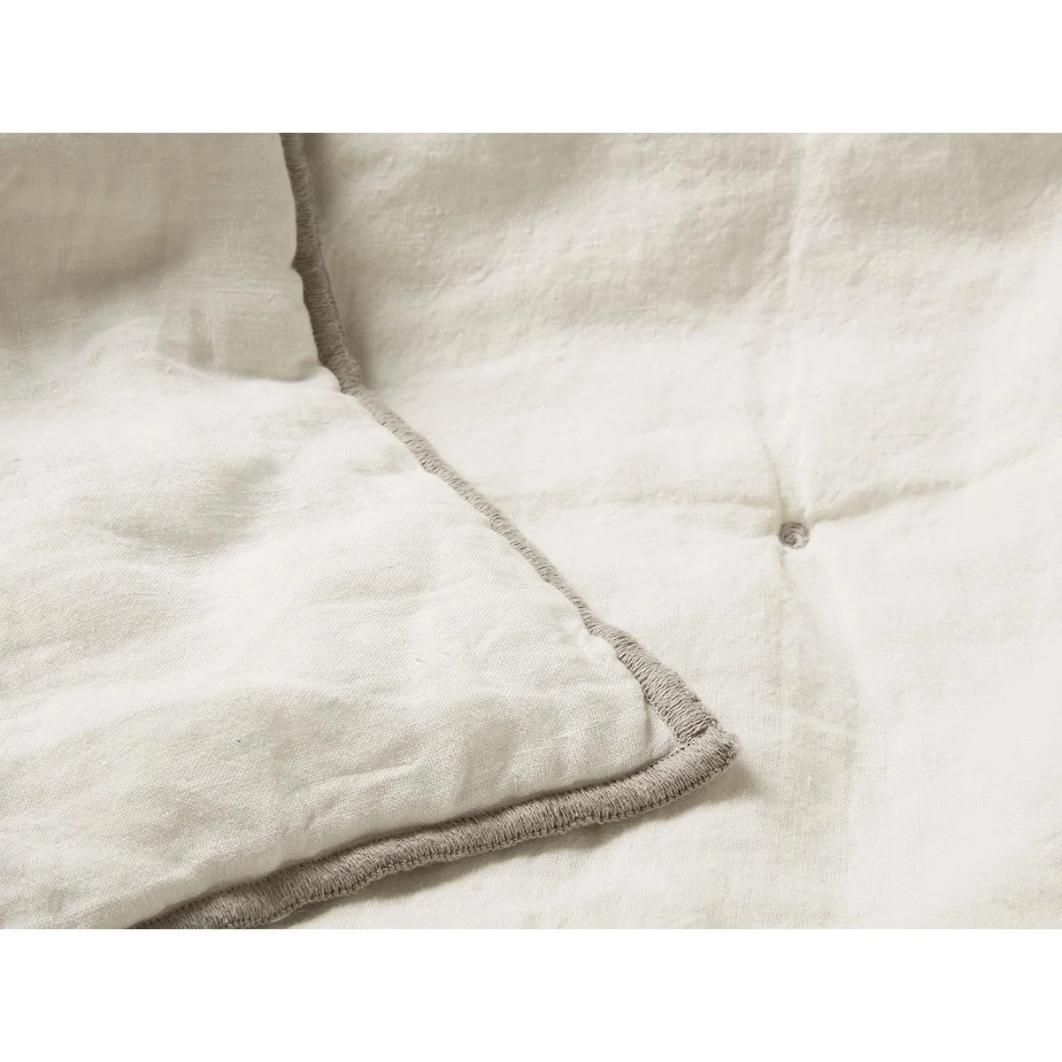 Dotty Quilt in Stone – image 4