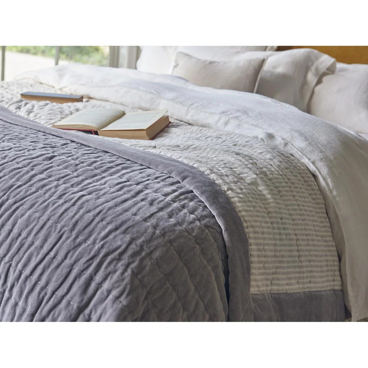 Easy Squish Velvet Quilt in Grey – image 4