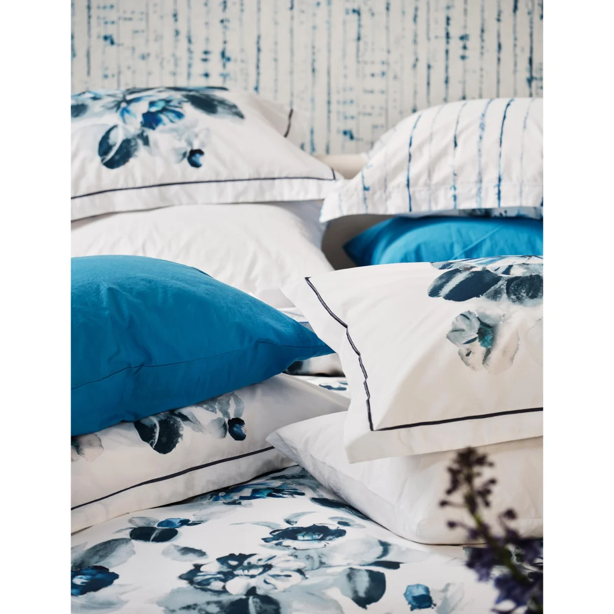 Designers Guild Pure Cotton Percale Indigo Flower Bedding Set White Mix – image 5