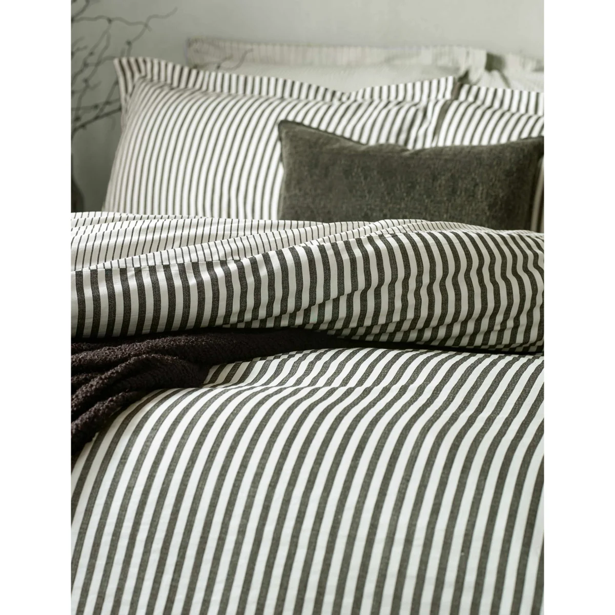 YARD Pure Cotton Hebden Stripe Bedding Set Black Mix – image 3