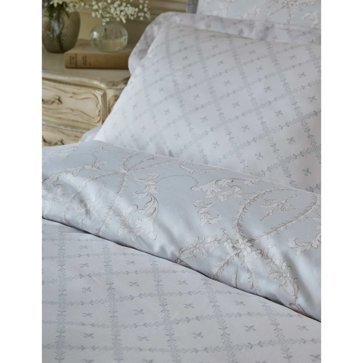 Historic Royal Palaces Pure Cotton Sateen Tijou Bedding Set Light Blue Mix – image 4