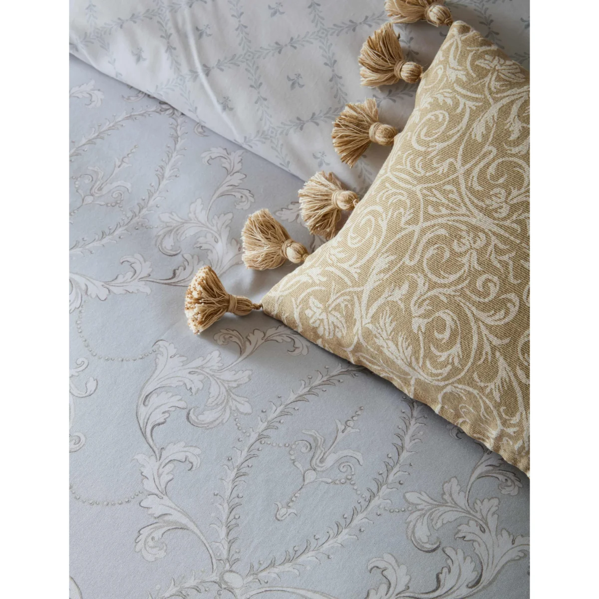 Historic Royal Palaces Pure Cotton Sateen Tijou Bedding Set Light Blue Mix – image 5