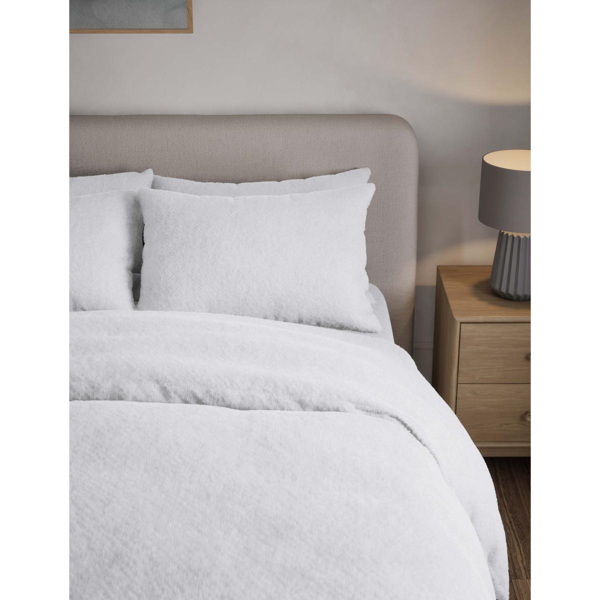 M&S Collection Teddy Fleece Bedding Set - 5FT - Neutral, Neutral,Biscuit,Grey,White,Charcoal,Chocolate,Burgundy,Forest Green – image 4