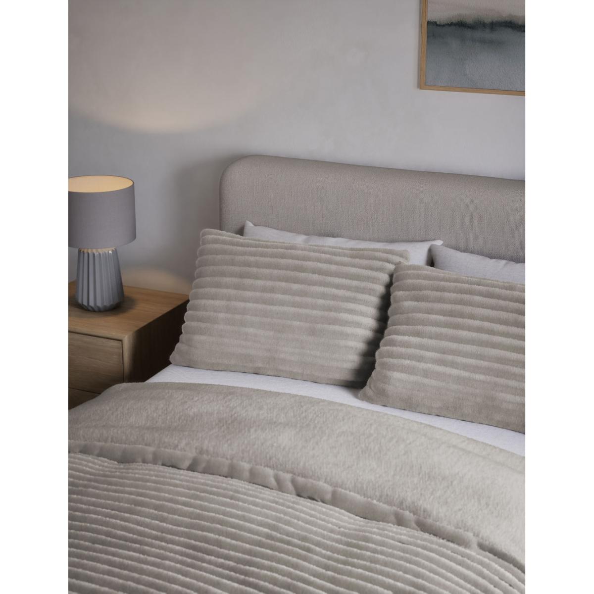 M&S Cloud Fleece Ribbed Bedding Set - 5FT - Grey, Grey,Natural – image 3