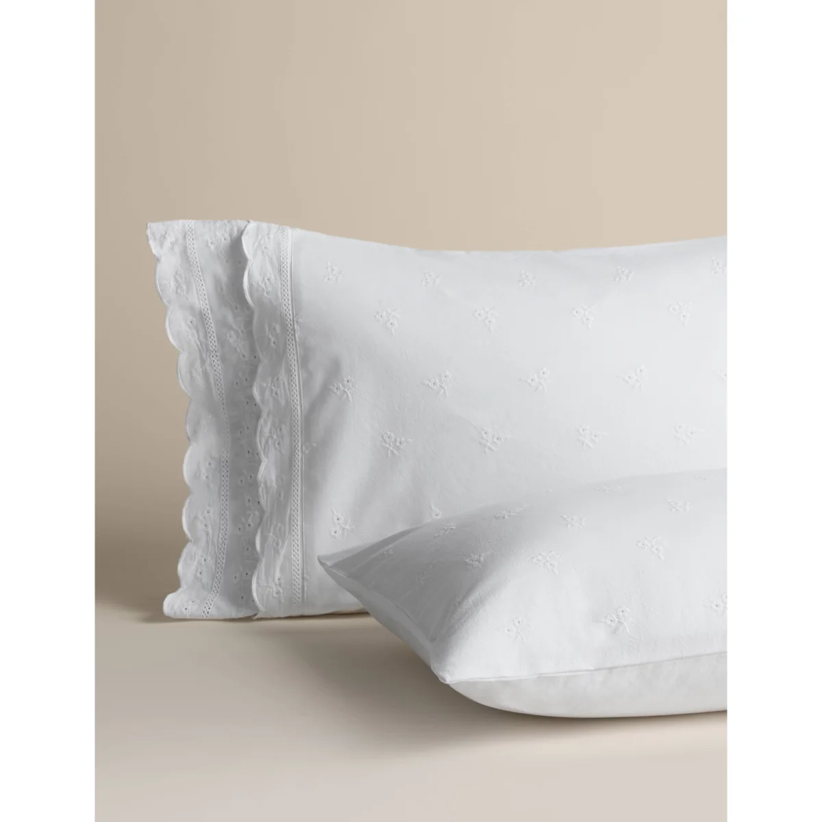 M&S Scalloped Lace Embroidered Bedding Set White – image 3