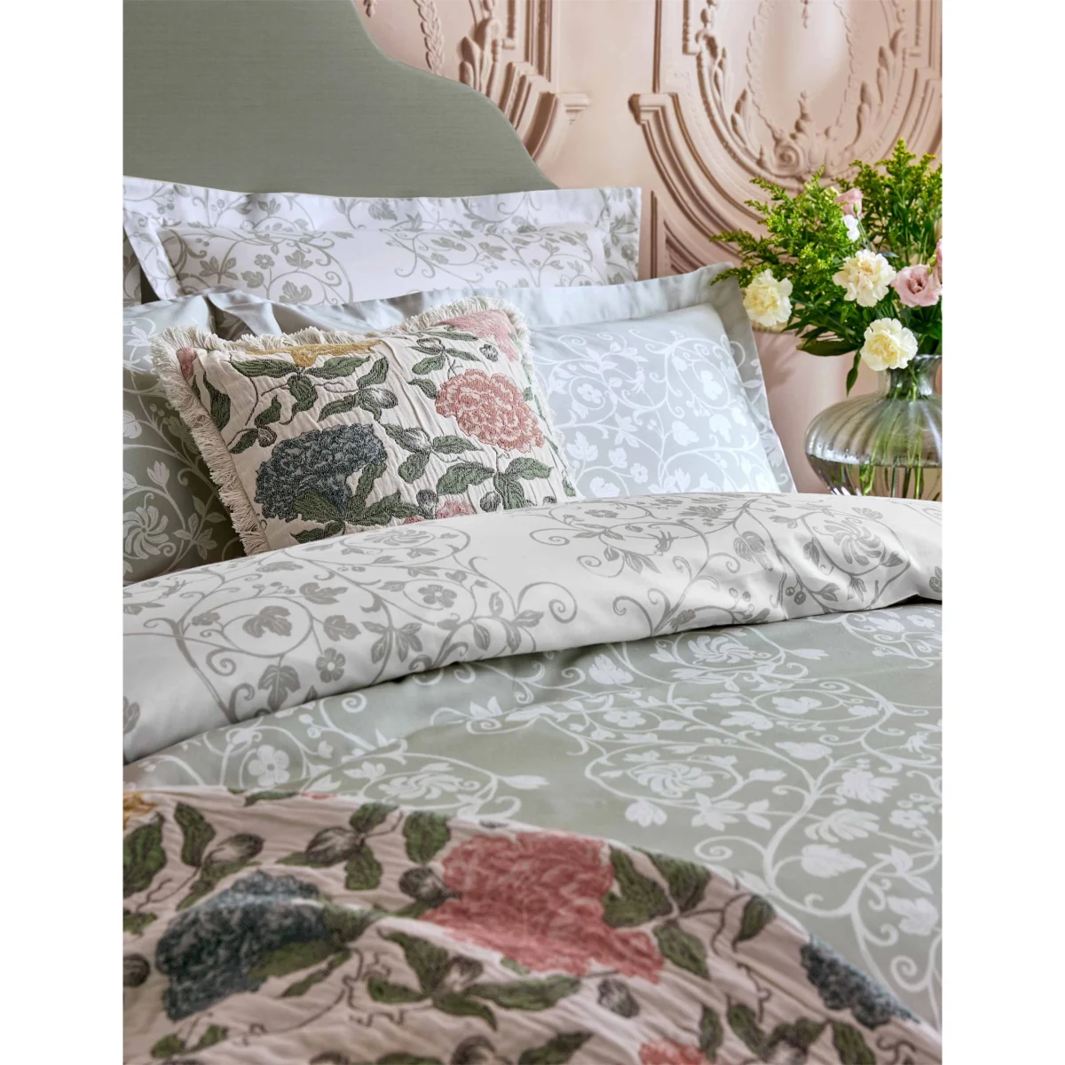 Historic Royal Palaces Pure Cotton Sateen Tudor Trail Bedding Set Light Grey Mix – image 2