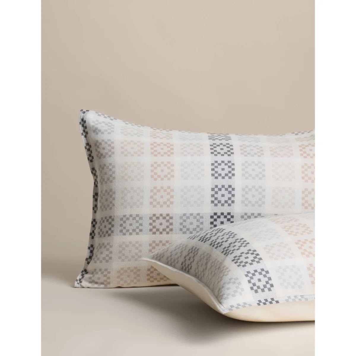 M&S Geometric Floral Jacquard Bedding Set Natural Mix – image 3