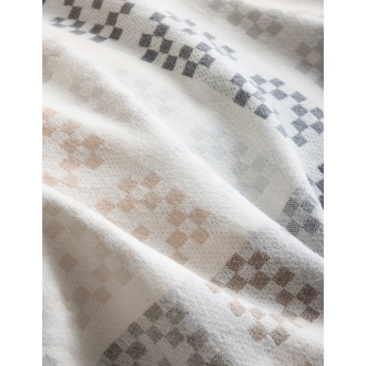 M&S Geometric Floral Jacquard Bedding Set Natural Mix – image 4