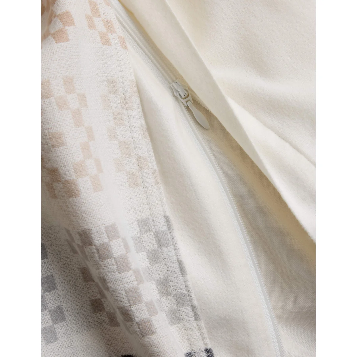 M&S Geometric Floral Jacquard Bedding Set Natural Mix – image 5