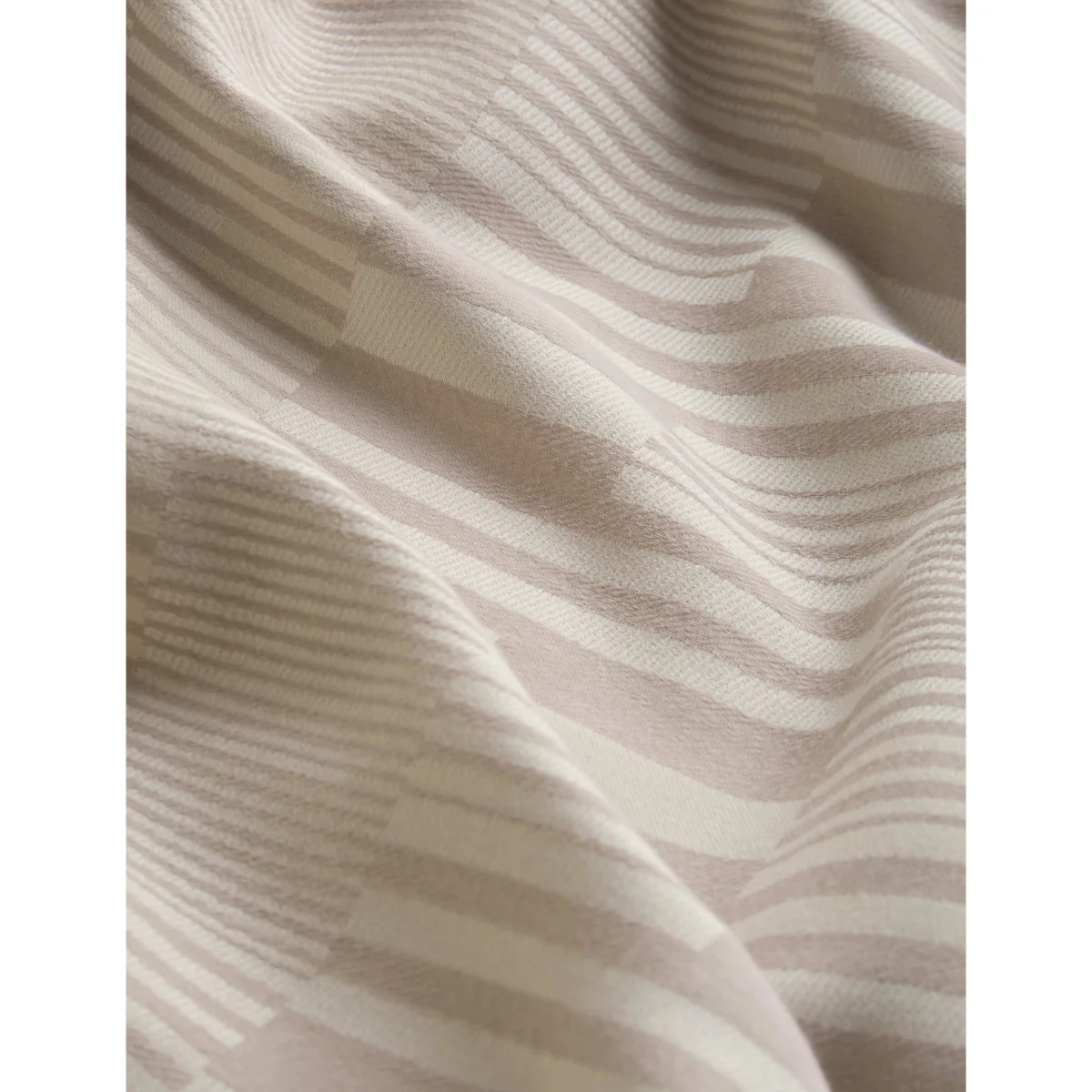 M&S Rectangular Geometric Jacquard Bedding Set Dove – image 4