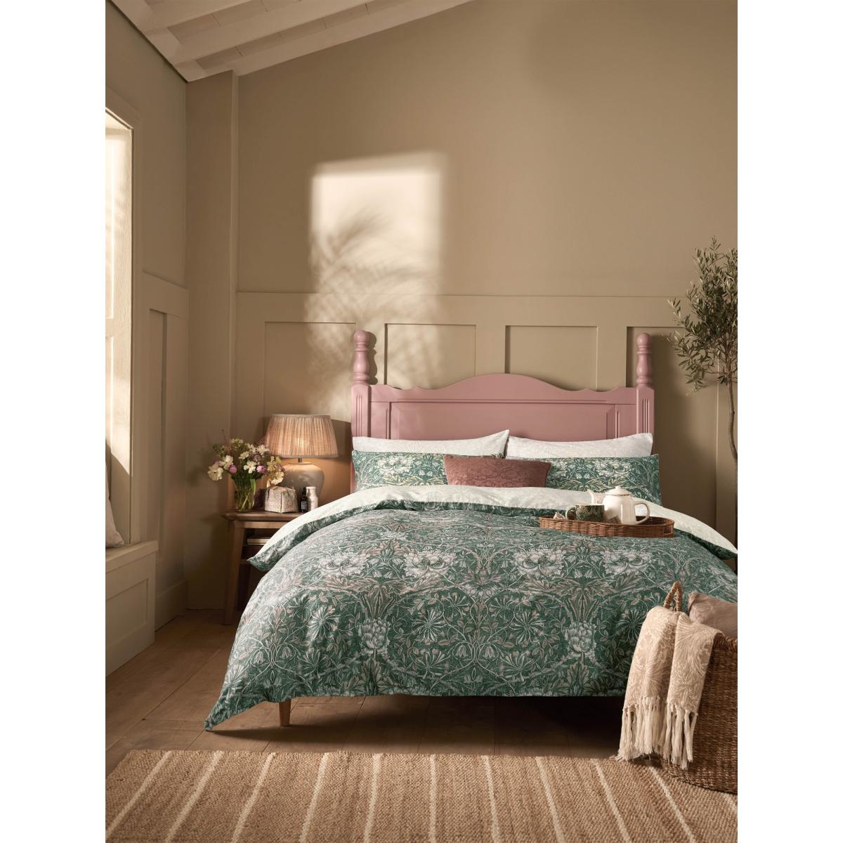 William Morris At Home Honeysuckle and Tulip Duvet Set - Sage/Plaster - Super King – image 2