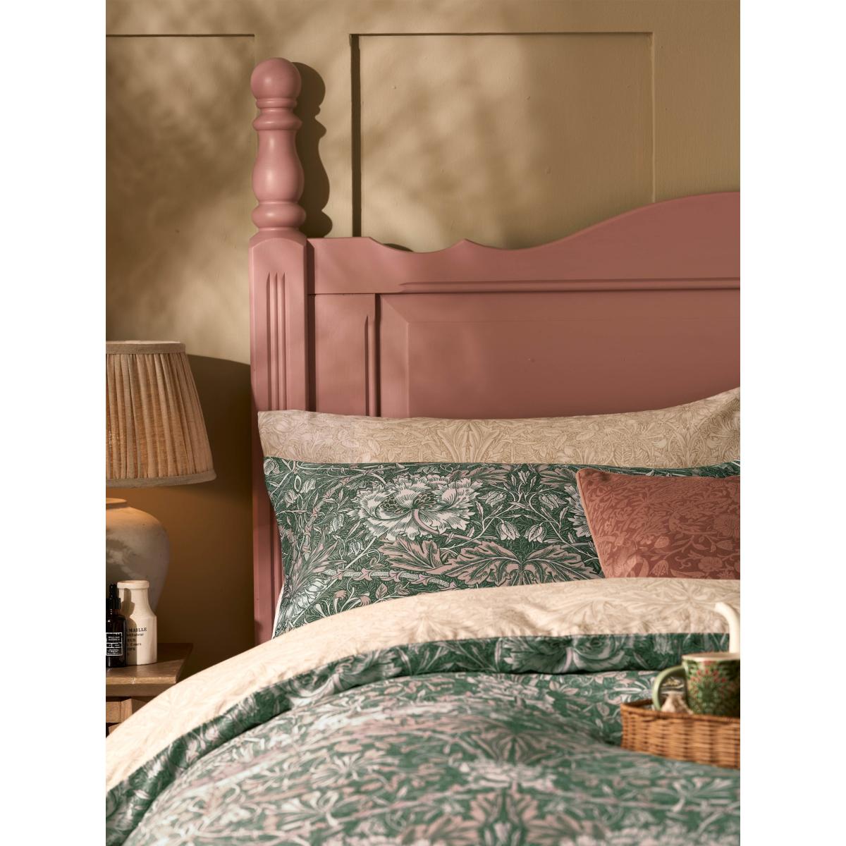 William Morris At Home Honeysuckle and Tulip Duvet Set - Sage/Plaster - Super King – image 3