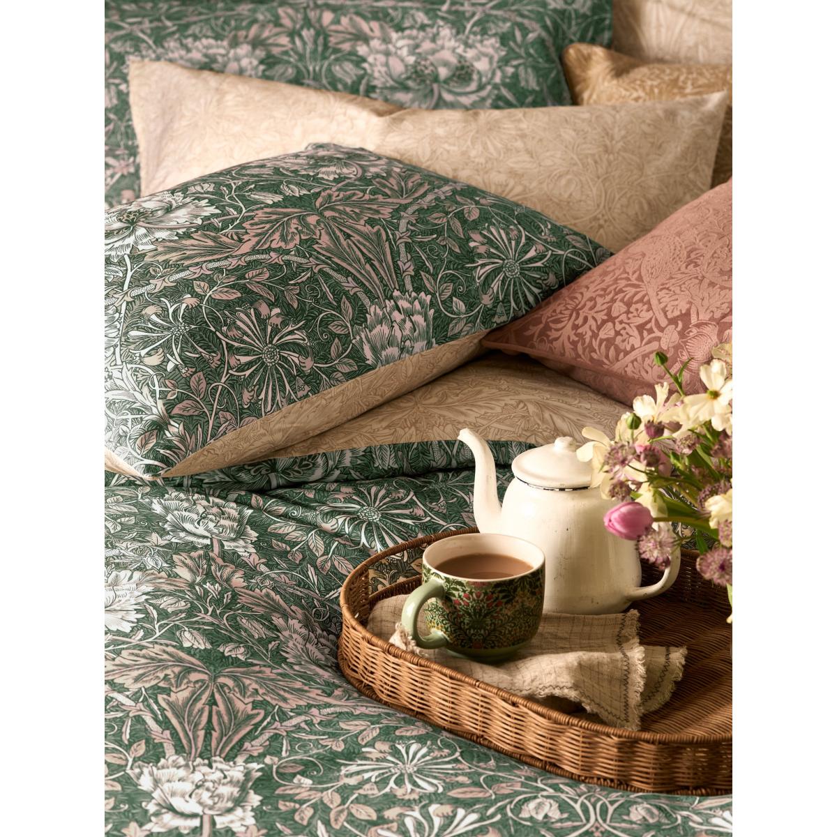 William Morris At Home Honeysuckle and Tulip Duvet Set - Sage/Plaster - Super King – image 5