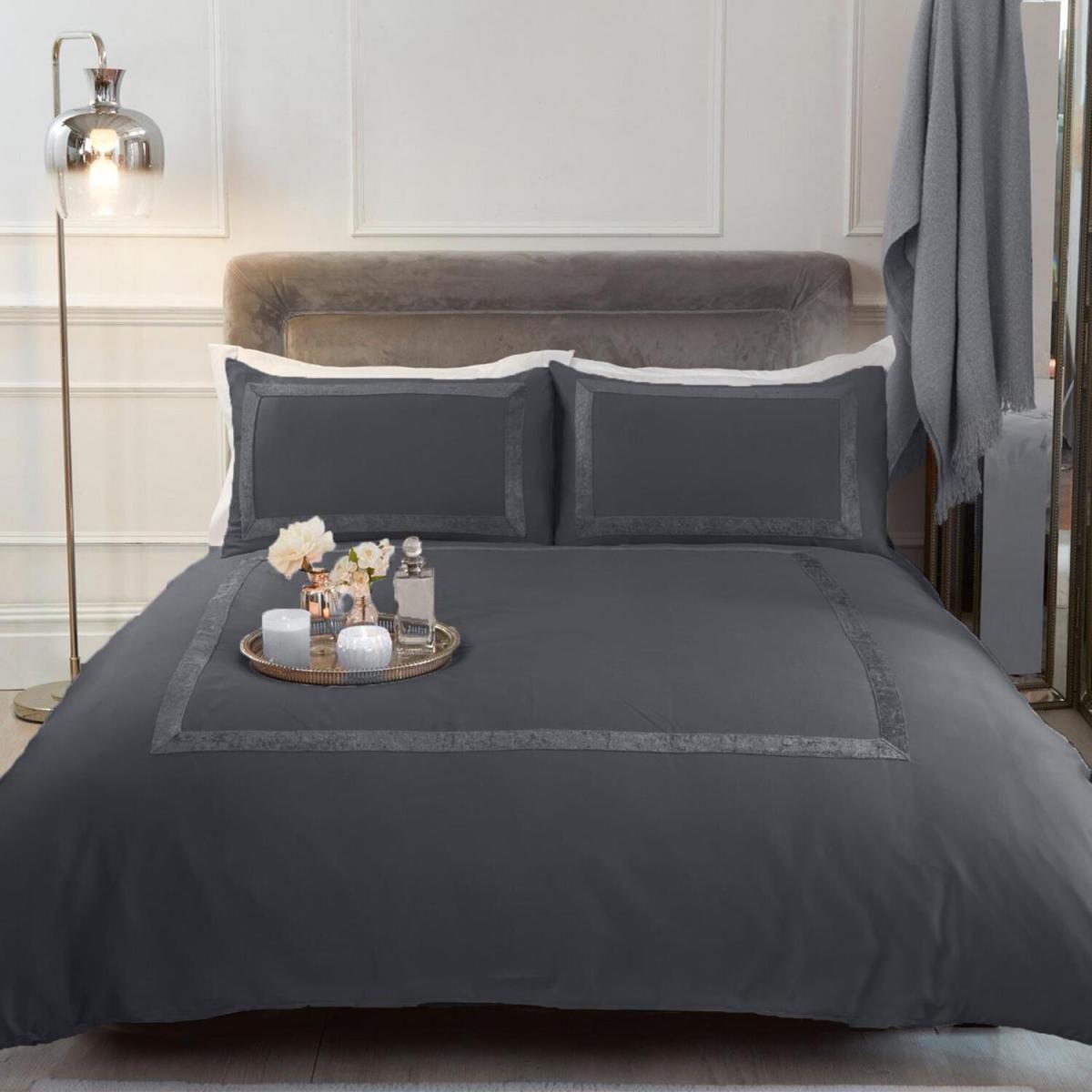Sienna Crushed Velvet Border Duvet Cover with Pillowcase - Grey – image 3