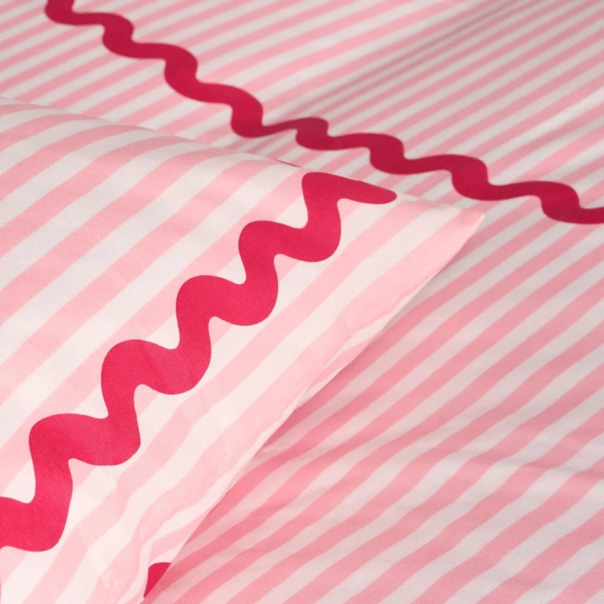 OHS Wave Border Gingham Duvet Set - Pink / 0.6kg – image 3
