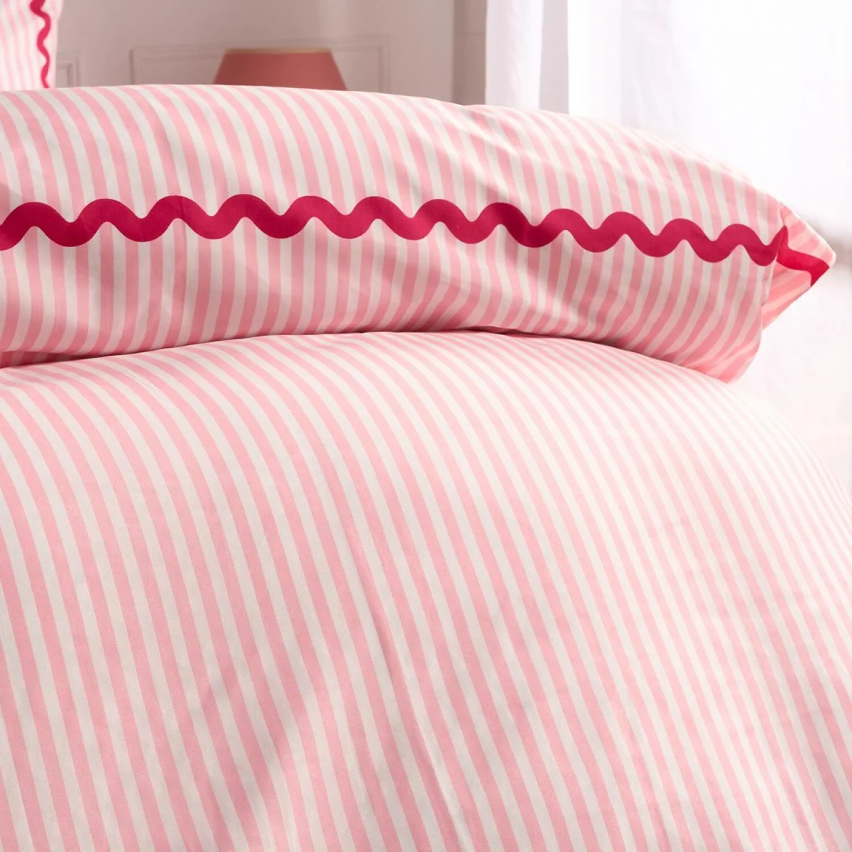 OHS Wave Border Gingham Duvet Set - Pink / 0.6kg – image 4