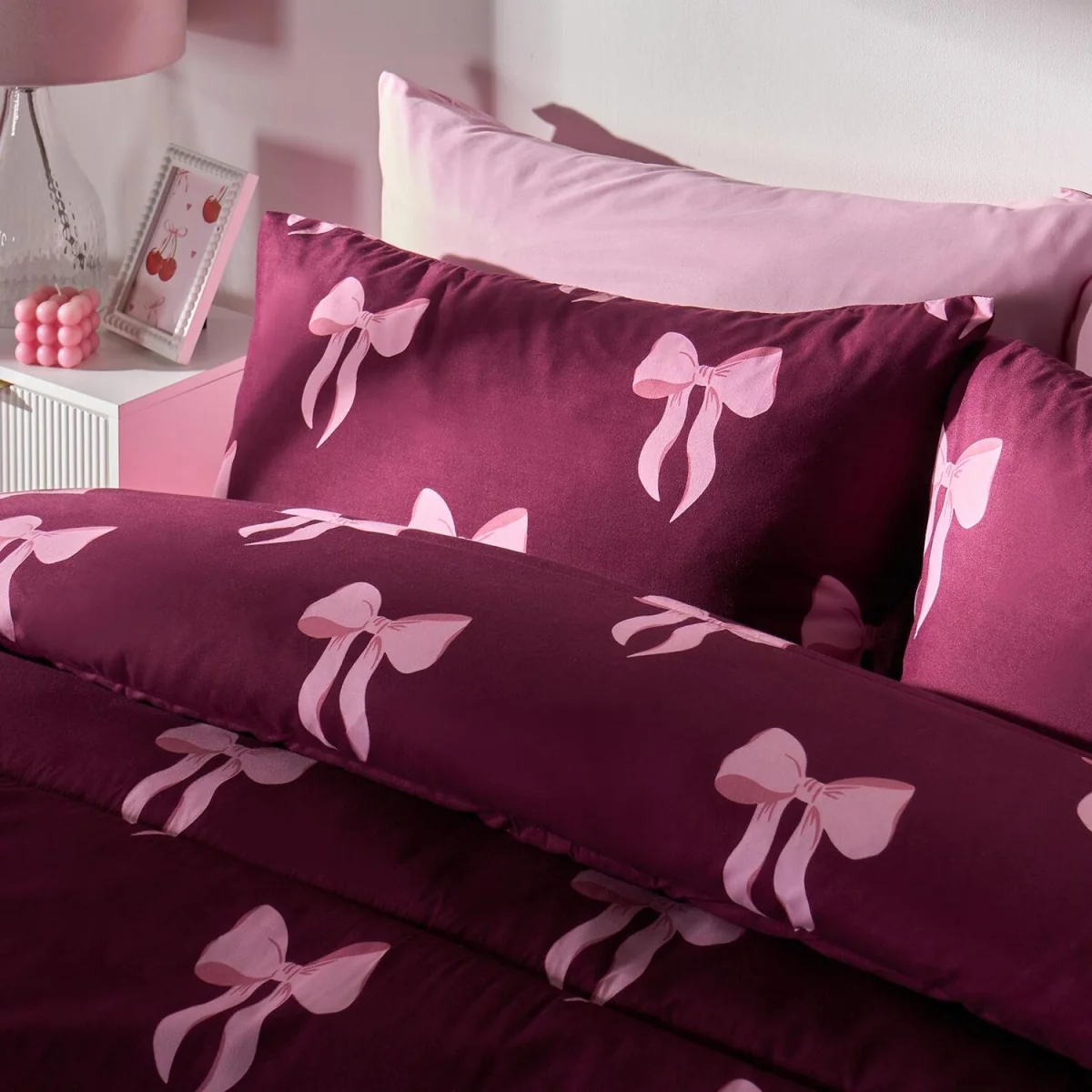 OHS Bow Print Coverless 10.5 Tog Duvet Set - Burgundy / 2.88kg / king – image 3