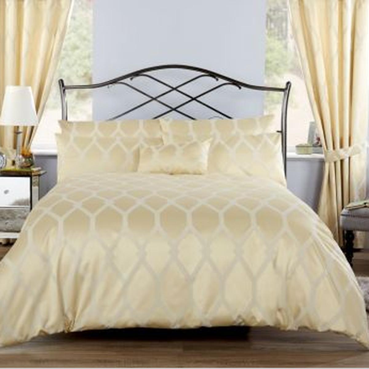 Vantona Verona Jacquard Quilt Cover Set - Gold / Double