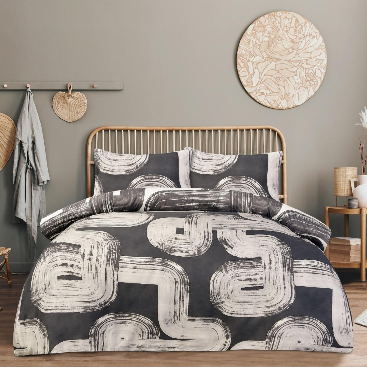 Luxury Microfiber Duvet Cover with Pillowcase and Fitted Sheet Complete Set - Black