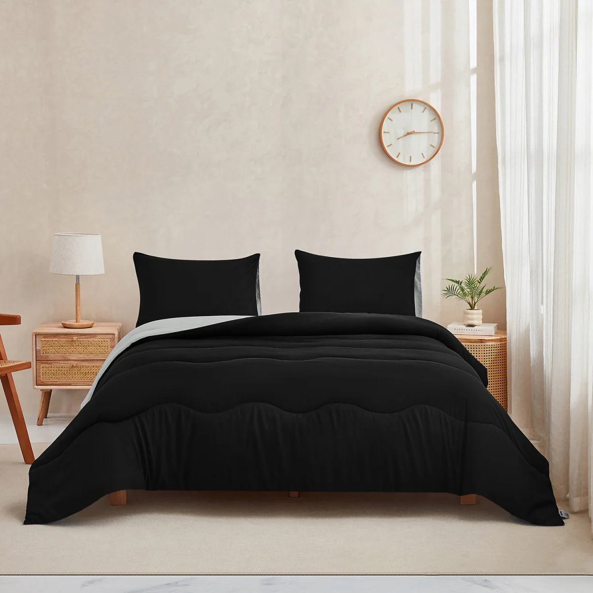 10.5 Tog Soft Coverless Reversible Duvet Set with Quilted Pillowcase Cover - Black