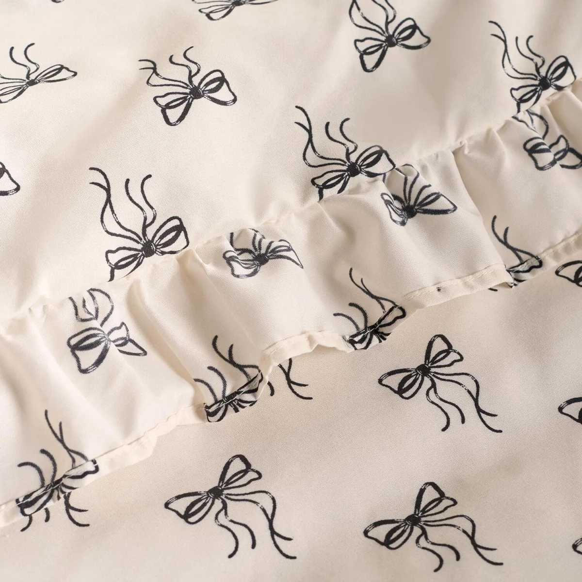OHS Ditsy Cherry Duvet Set - Monochrome / Double / 1kg – image 4