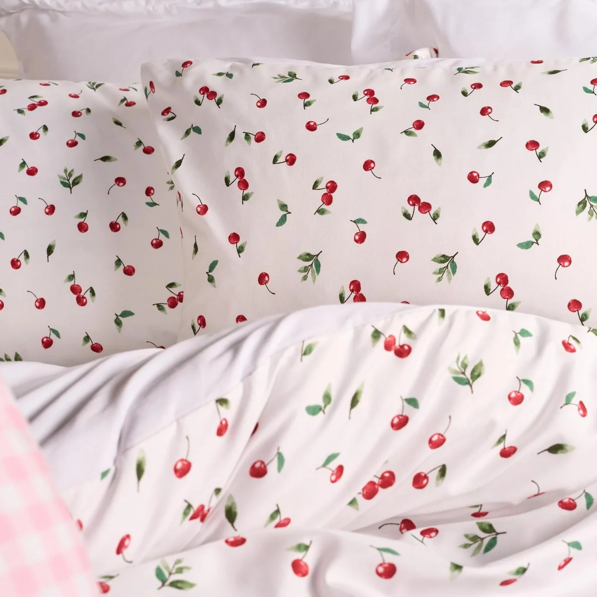OHS Ditsy Cherry Duvet Set - White/Red / 0.99kg – image 5