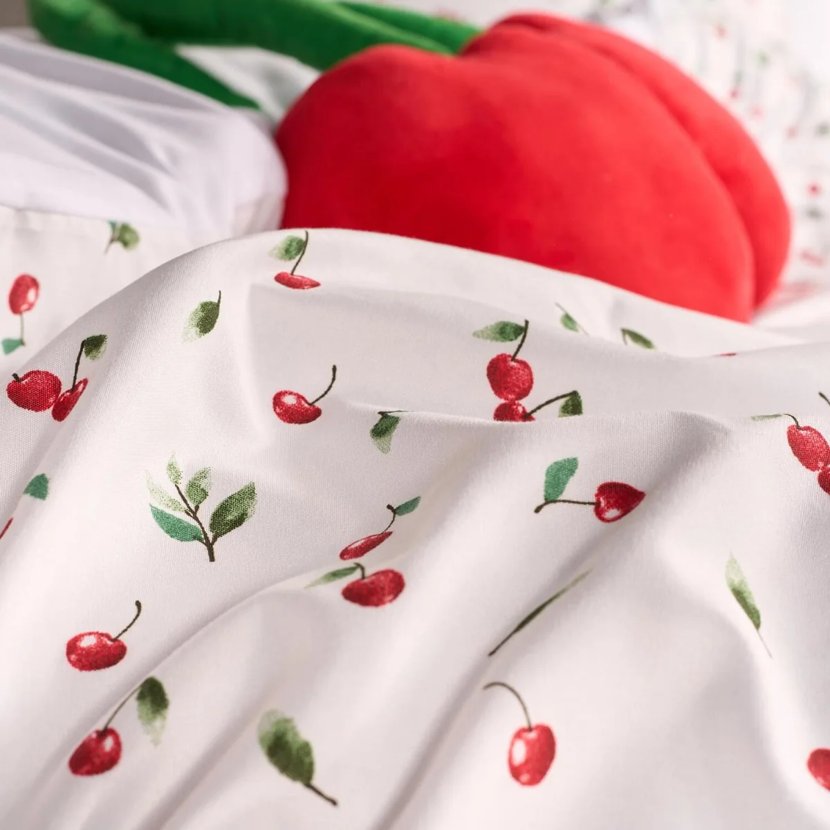 OHS Ditsy Cherry Duvet Set - White/Red / 0.99kg – image 1