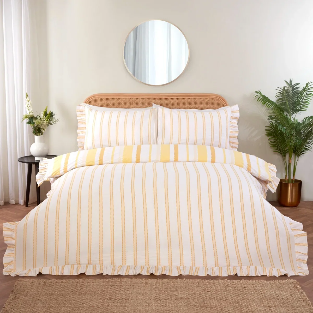 Maya Stripe Polycotton Reversible Duvet Cover Set with Pillowcase - Yellow / King – image 5