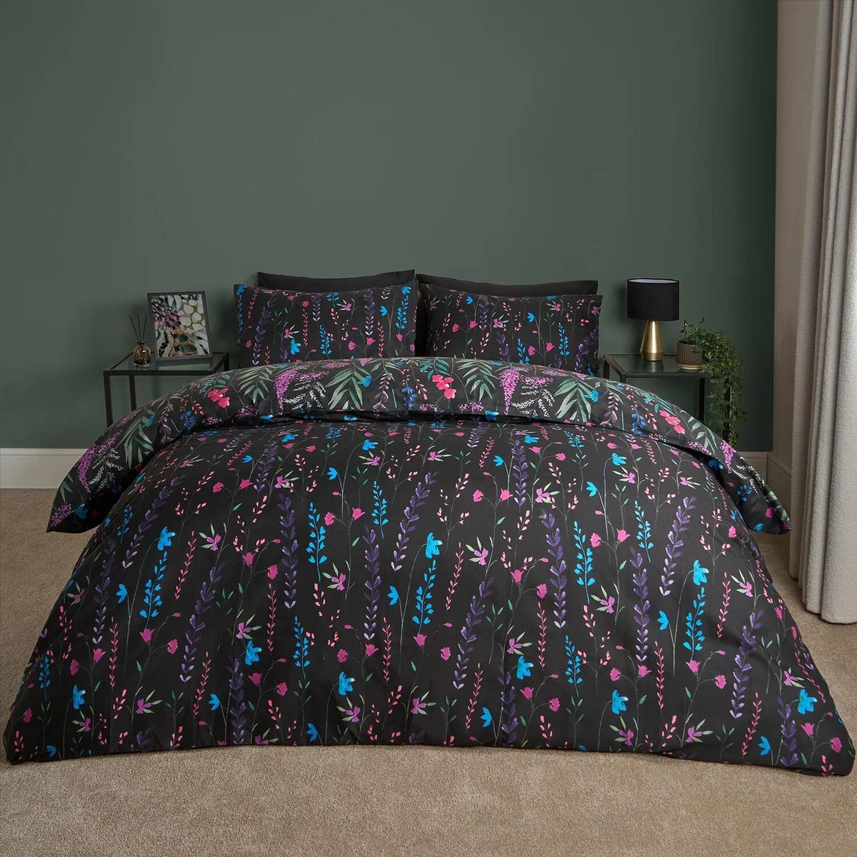 Botanical Floral Duvet Set - Black / Double
