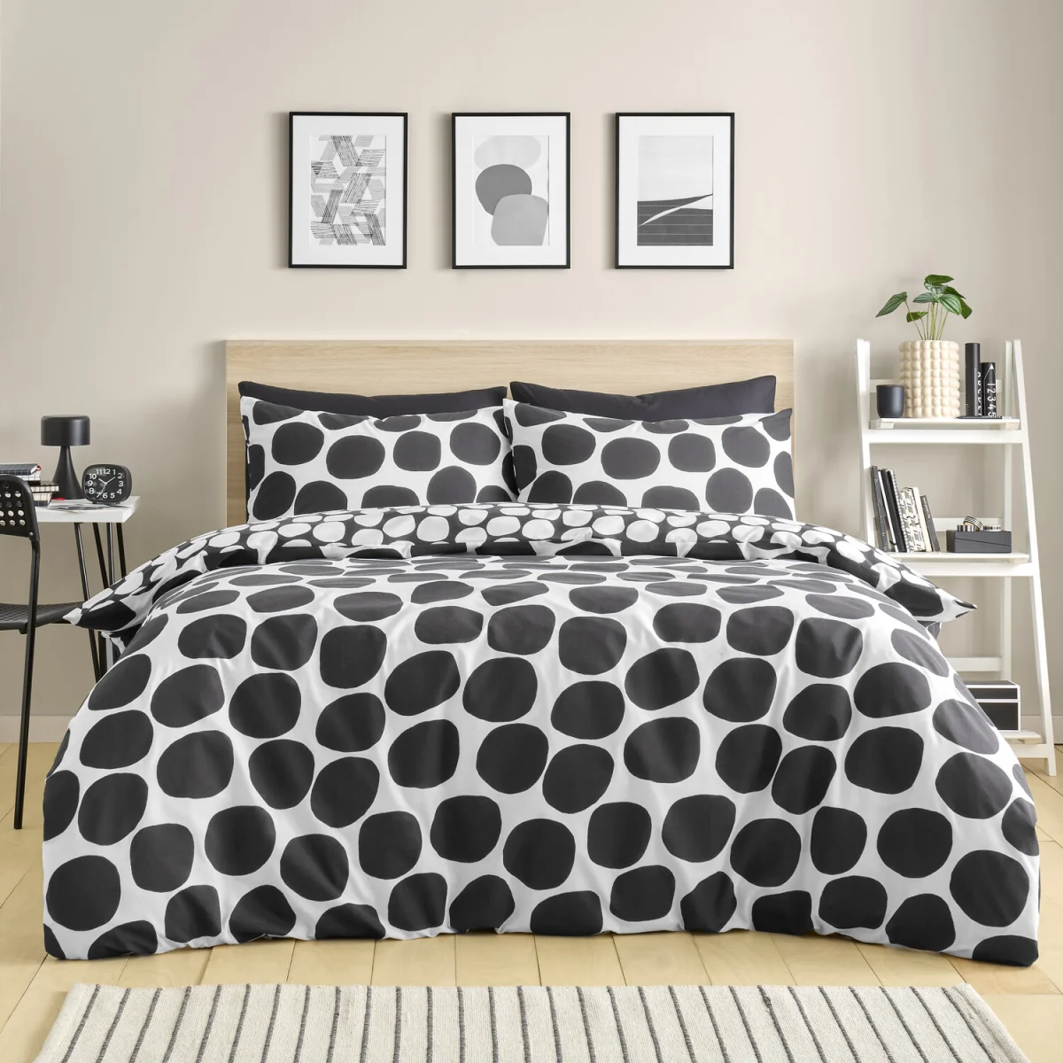 Polka Dots Bedding Set - Monochrome / King – image 2