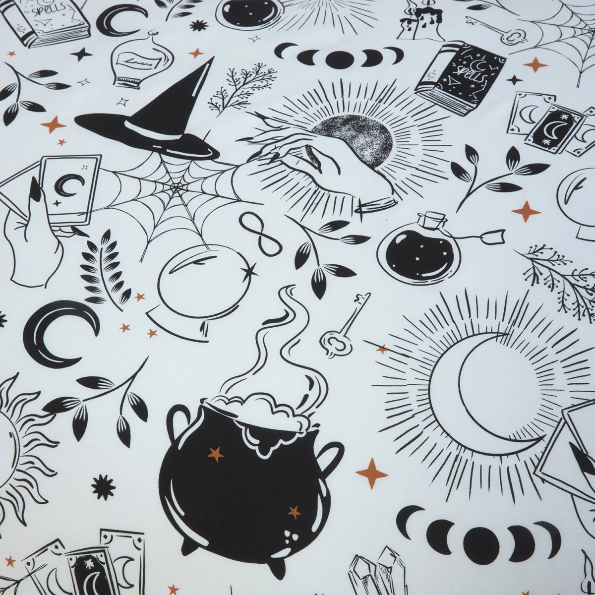 Spellbound Design Duvet Set - Monochrome / Superking – image 5