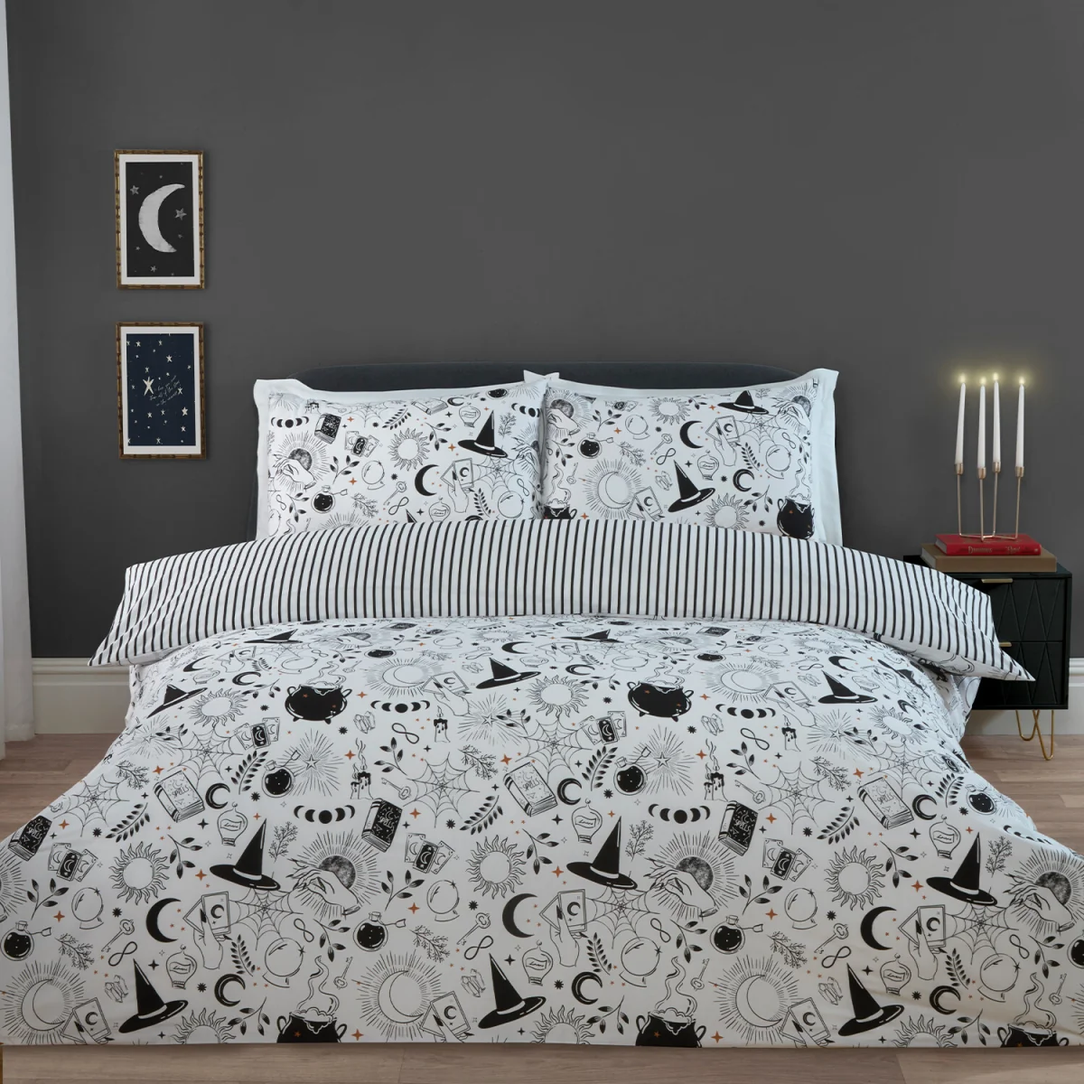 Spellbound Design Duvet Set - Monochrome / Superking – image 1